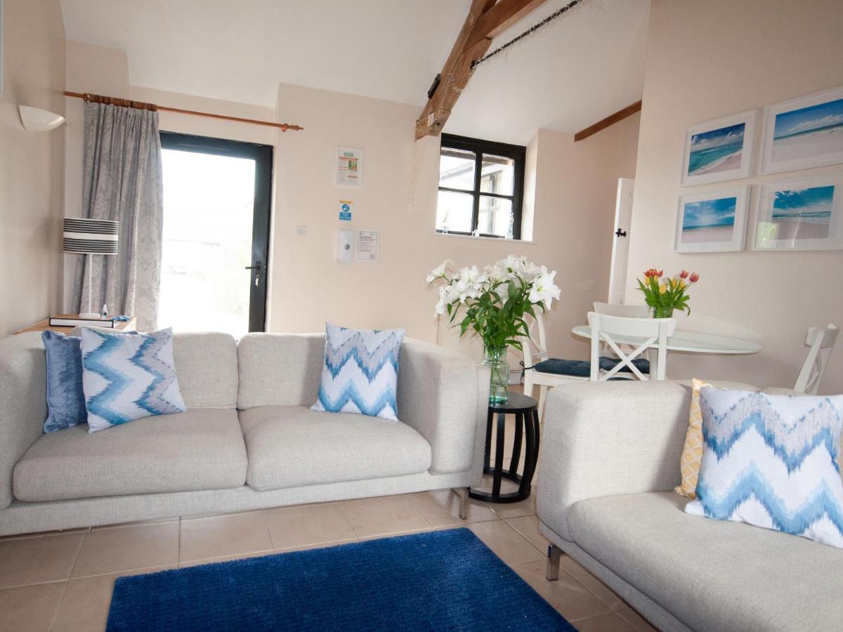Corner Cottage Шафтсбъри Екстериор снимка